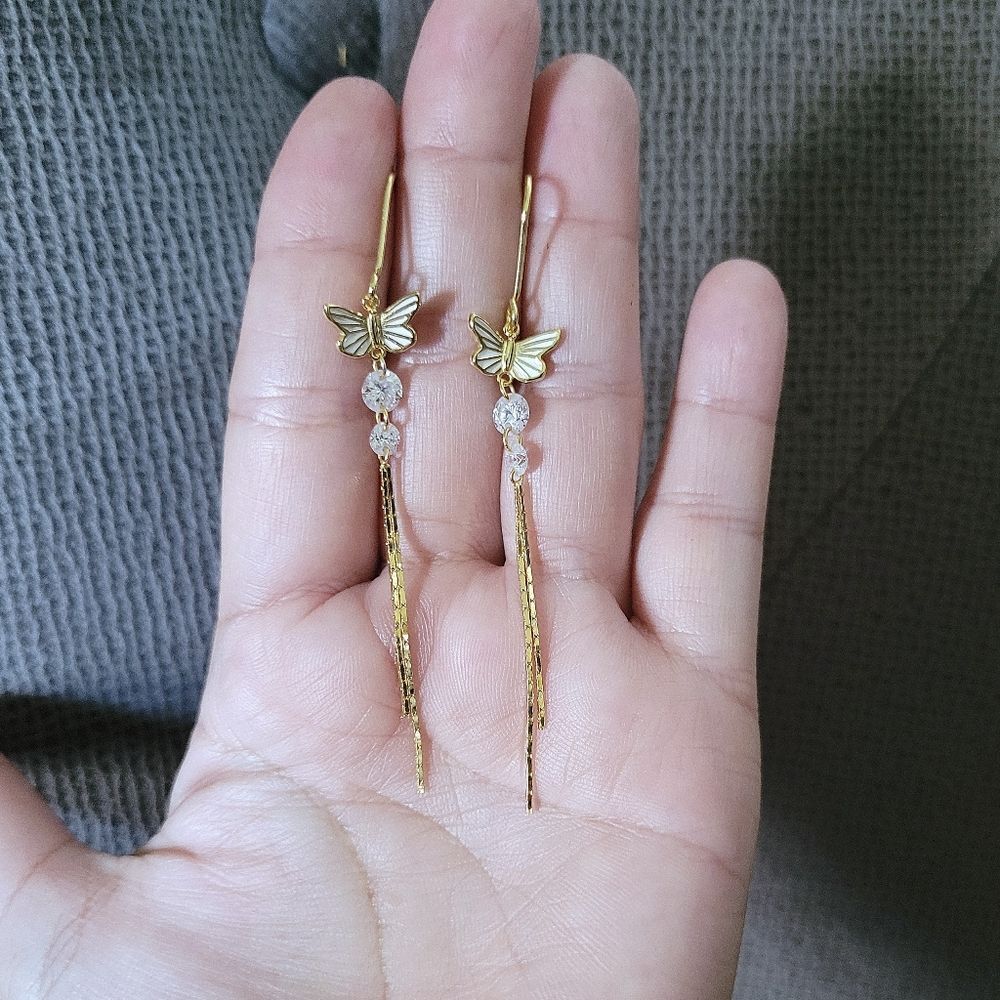 ✨️HP✨️ Rachel Zoe Dainty White Enamel Butterfly🦋 Dangle Earrings - Picture 9 of 16